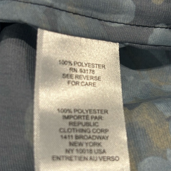 NWT Elie Tahari Floral Print Blouse size Medium - Picture 6 of 6